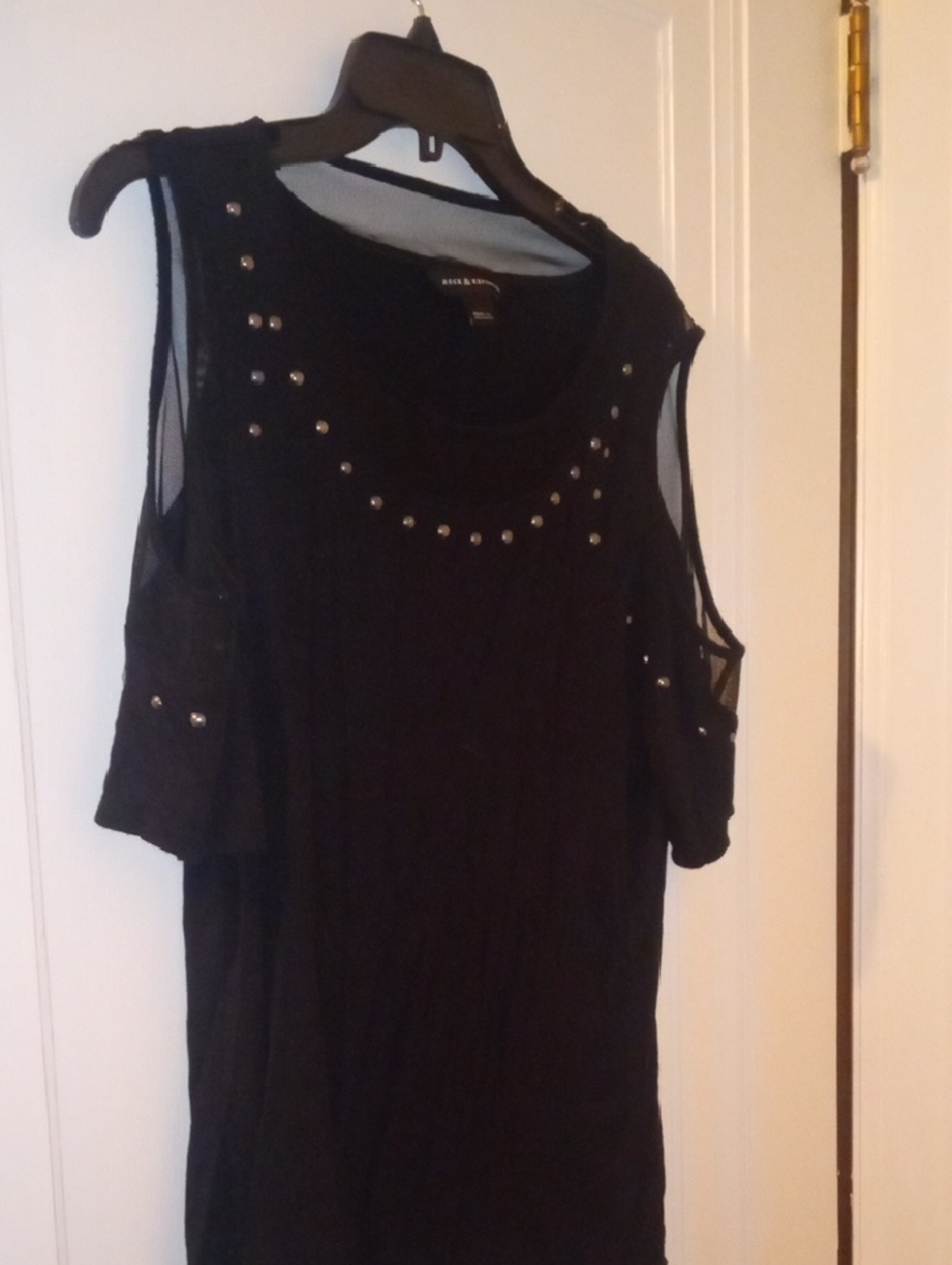 Black Studded Cold-Shoulder Women’s Top large Rock & Republic